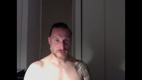 Snapshot of m4rduk81 chatting on 12/15/25, 06:12 m4rduk online show from 12/15/25, 06:12