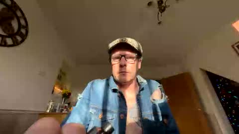 Snapshot of m536327 chatting on 12/19/25, 12:45 Fantasy guy online show from 12/19/25, 12:45