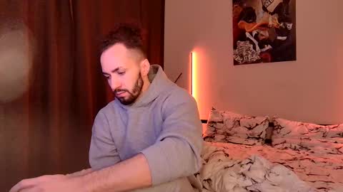 Snapshot of m_e_d_i_a_t_o_r chatting on 10/07/25, 03:04 M E D I A T O R online show from 10/07/25, 03:04