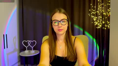 Snapshot of ma_ry_mee chatting on 09/18/25, 10:23 Mary  online show from 09/18/25, 10:23