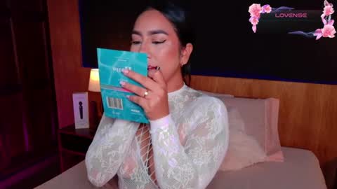 Snapshot of maaluuh chatting on 06/25/26, 10:31 Malu Lopez online show from 06/25/26, 10:31