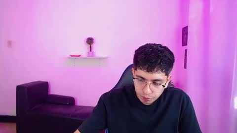 Max online show from 04/13/26, 02:00