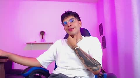 Max online show from 04/15/26, 07:58