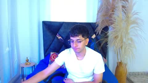 Max online show from 04/17/26, 02:20