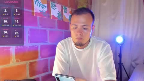 Snapshot of maax_taylor01 chatting on 12/11/24, 07:46 online show from 12/11/24, 07:46