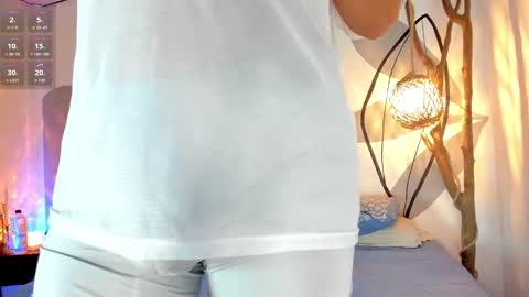 Snapshot of maax_taylor01 chatting on 02/23/26, 11:07 online show from 02/23/26, 11:07