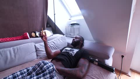 Mac Troy online show from 01/11/25, 11:34