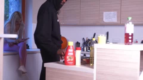 Mac Troy online show from 10/07/25, 03:31