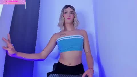 Snapshot of macarena_05_ chatting on 07/10/26, 01:32 macarena_05_ online show from 07/10/26, 01:32