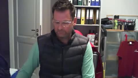 Snapshot of macfly67 chatting on 01/21/25, 09:15 macfly67 online show from 01/21/25, 09:15