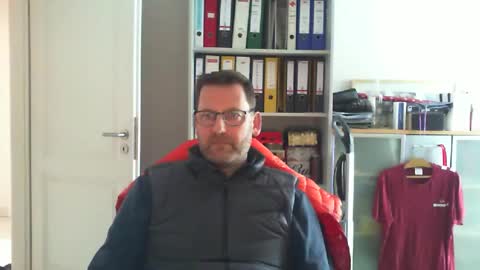 Snapshot of macfly67 chatting on 02/28/25, 12:31 macfly67 online show from 02/28/25, 12:31