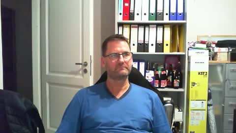 macfly67 online show from 11/18/25, 08:24