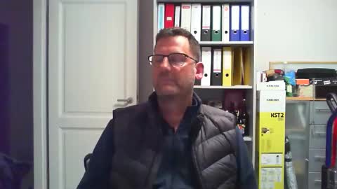 macfly67 online show from 12/17/25, 08:15