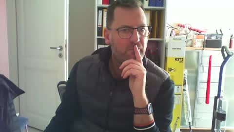 macfly67 online show from 01/16/26, 08:18