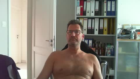 macfly67 online show from 05/14/26, 06:20