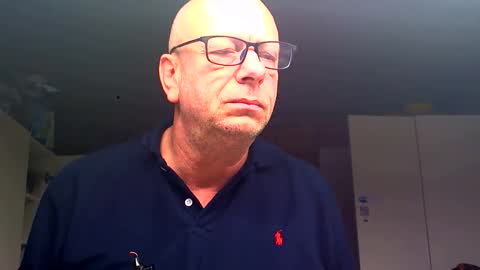 Snapshot of machinegun3dx chatting on 12/21/25, 02:02 Andy online show from 12/21/25, 02:02