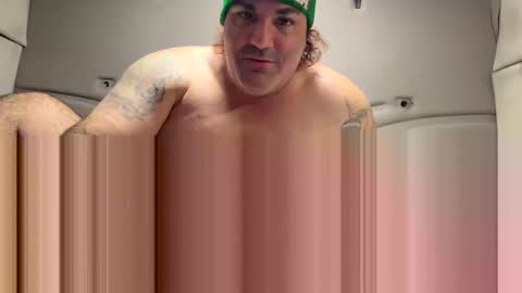 Snapshot of machuelbibliotecario chatting on 12/17/25, 04:40 machu el bibliotecario online show from 12/17/25, 04:40