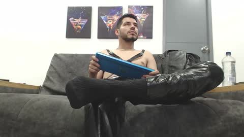 instagram mackdanielsx online show from 02/05/26, 11:31