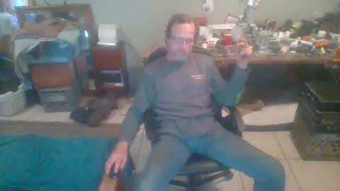 Snapshot of mackdog1369 chatting on 12/31/24, 09:06 mackdog1369 online show from 12/31/24, 09:06