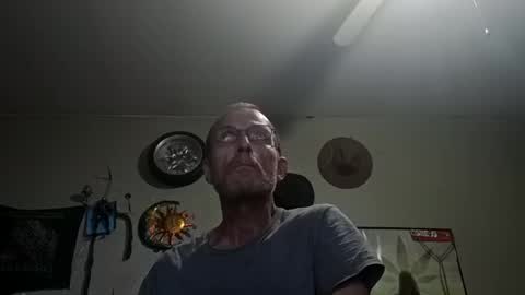Snapshot of mackdog1369 chatting on 05/24/26, 10:09 mackdog1369 online show from 05/24/26, 10:09