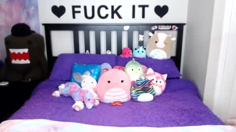 Snapshot of mackenziewolfe chatting on 11/04/25, 04:55 Mackenzie Wolfe online show from 11/04/25, 04:55