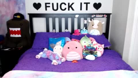 Snapshot of mackenziewolfe chatting on 11/20/25, 04:45 Mackenzie Wolfe online show from 11/20/25, 04:45