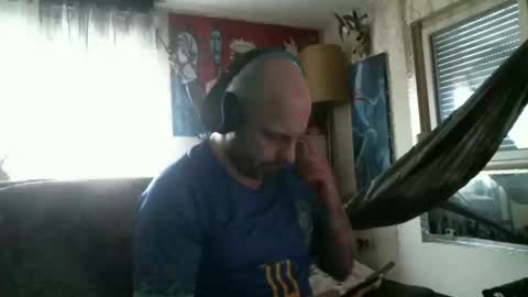 Snapshot of mad_dem0n chatting on 02/04/25, 10:00 Manuel online show from 02/04/25, 10:00