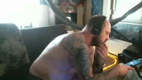 Snapshot of mad_dem0n chatting on 02/27/25, 04:21 Manuel online show from 02/27/25, 04:21