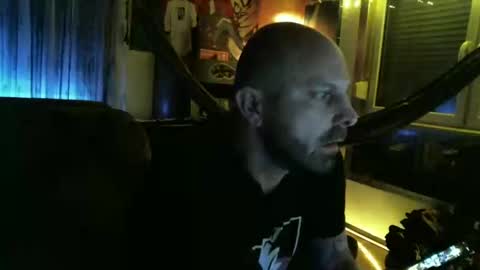 Snapshot of mad_dem0n chatting on 03/01/25, 09:15 Manuel online show from 03/01/25, 09:15