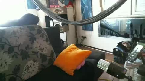 Snapshot of mad_dem0n chatting on 03/02/25, 12:32 Manuel online show from 03/02/25, 12:32