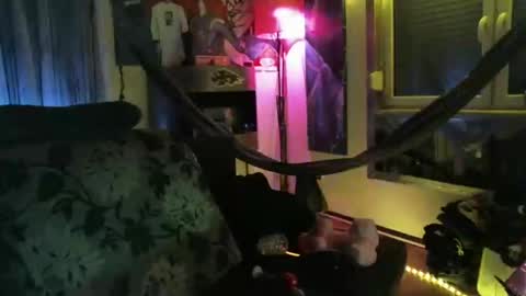 Snapshot of mad_dem0n chatting on 03/03/25, 06:55 Manuel online show from 03/03/25, 06:55