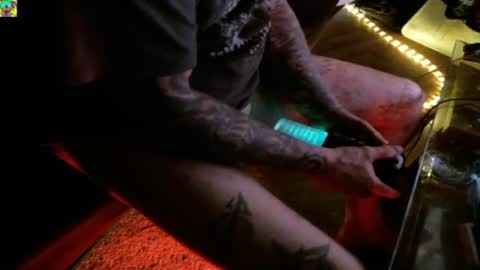 Snapshot of mad_dem0n chatting on 03/05/25, 07:06 Manuel online show from 03/05/25, 07:06