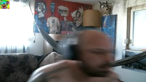 Snapshot of mad_dem0n chatting on 03/06/25, 11:14 Manuel online show from 03/06/25, 11:14