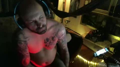 Snapshot of mad_dem0n chatting on 03/08/25, 06:05 Manuel online show from 03/08/25, 06:05