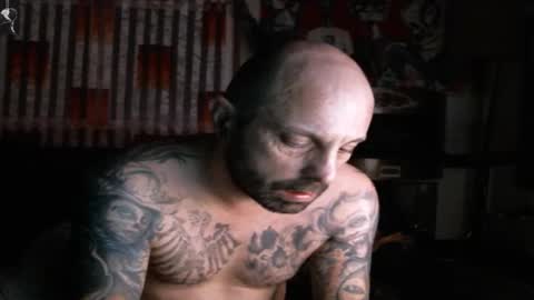 Snapshot of mad_dem0n chatting on 11/12/25, 02:01 Manuel online show from 11/12/25, 02:01