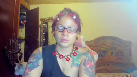 Snapshot of madam_sativa chatting on 02/17/25, 07:31 di online show from 02/17/25, 07:31