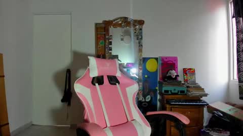 Snapshot of madam_sativa chatting on 03/05/25, 12:22 di online show from 03/05/25, 12:22