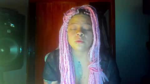 Snapshot of madam_sativa chatting on 09/18/25, 11:18 di online show from 09/18/25, 11:18