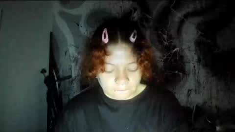 Snapshot of madam_sativa chatting on 10/17/25, 06:54 di online show from 10/17/25, 06:54