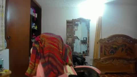 Snapshot of madam_sativa chatting on 04/21/26, 05:25 di online show from 04/21/26, 05:25
