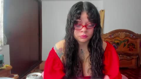 Snapshot of madam_sativa chatting on 05/01/26, 03:38 di online show from 05/01/26, 03:38