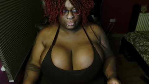 Snapshot of madam_sovereign chatting on 11/26/25, 05:03 Echidna online show from 11/26/25, 05:03