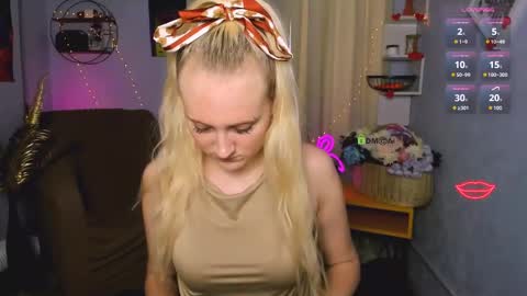 Snapshot of madam_ulis chatting on 05/19/26, 12:22 Ulis online show from 05/19/26, 12:22