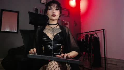 Snapshot of madame0sphereboss chatting on 07/21/26, 01:19 Valeria independient model online show from 07/21/26, 01:19