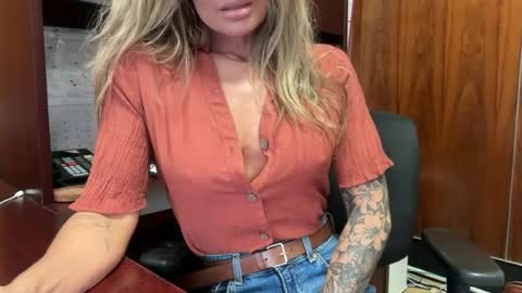 madame_andi online show from 07/10/26, 11:57