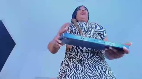 Snapshot of madame_ebony chatting on 07/17/26, 12:01 Gabriela - Madameebony online show from 07/17/26, 12:01