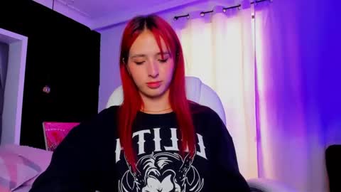 Snapshot of madame_lilith chatting on 02/07/25, 02:04  madame lilith  online show from 02/07/25, 02:04