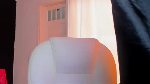 Snapshot of madame_lilith chatting on 02/11/25, 05:29  madame lilith  online show from 02/11/25, 05:29