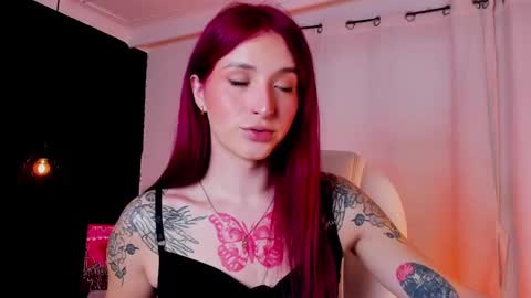 Snapshot of madame_lilith chatting on 10/07/25, 01:52  madame lilith  online show from 10/07/25, 01:52