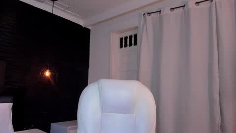 Snapshot of madame_lilith chatting on 01/16/26, 11:14 madame lilith online show from 01/16/26, 11:14